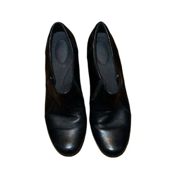 Clarks Black Leather Booties Size 10 M - Picture 1 of 5